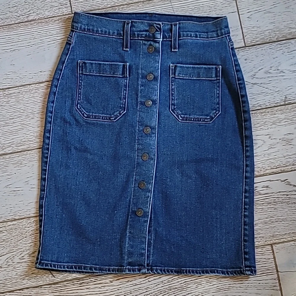 Levi's • Snap front patch pocket pencil skirt size 26 / 4 - Picture 1 of 7